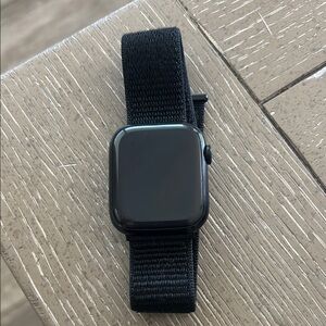 Apple Smartwatch. Series 9 (GPS + Cellular) 45mm aluminum watchOS version 11.5.
